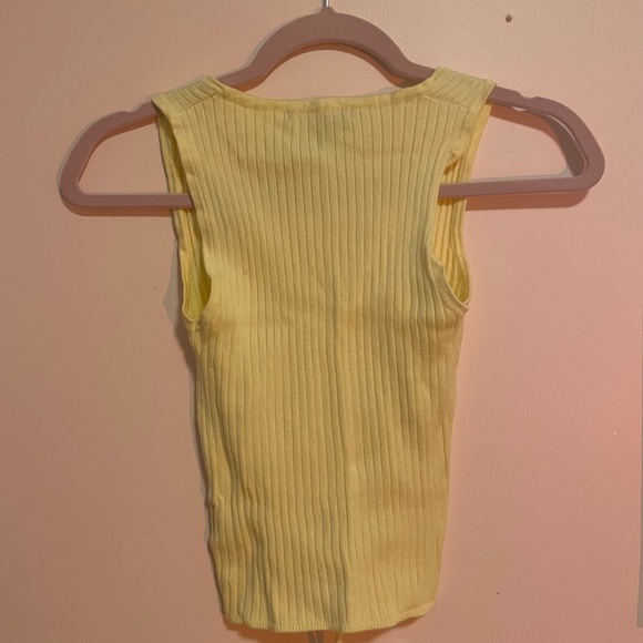 low v-neck sleeveless top (XS) - Picture 2 of 2